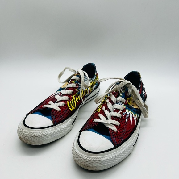 Converse Wonder Woman Red and Blue Sneakers Classic Canvas Style Size 4.5 - Picture 3 of 13